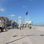 Hotel Jolly Roger *