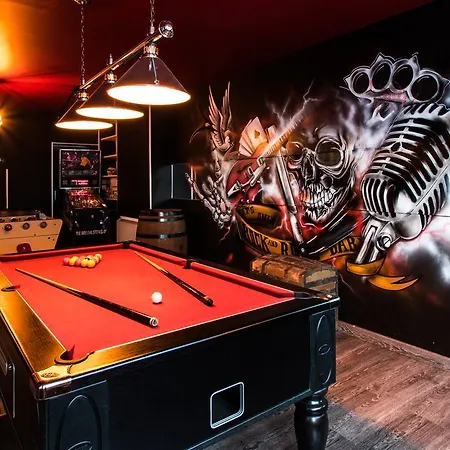 Hotell Jolly Roger *